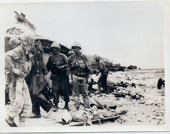 黑白胶卷记录下的1944年贝里琉血战